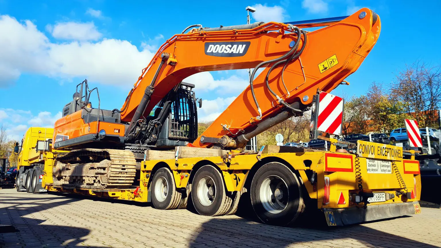 Transport vom verkauften Kettenbagger DOOSAN DX340LC-5 excavator buldozer exkavator