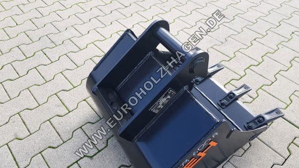 Tieflöffel MS03 600 mm Symlock Lehnhoff 60 cm EH Baggerschaufel Löffel Bagger Baggerlöffel digging bucket excavator bucket godet d'excavatrice кофа за багер gravemaskinspand kotróvödör bontóvödör kotró vödör bontó kanál ásó vödör ekskavaatori kopp kaivinkoneen kauha εκσκαφέας κάδου benna dell'escavatore ekskavatora kauss ekskavatoriaus kaušas graafmachine emmer gravemaskin bøtte grävmaskin hink lyžica rýpadla vedro bagerja cuchara excavadora lopaty rypadla Symlock eh euroholz Löffel Schaufel Bagger