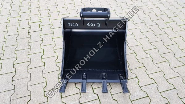 Tieflöffel MS03 600 mm Symlock Lehnhoff 60 cm EH Baggerschaufel Löffel Bagger Baggerlöffel digging bucket excavator bucket godet d'excavatrice кофа за багер gravemaskinspand kotróvödör bontóvödör kotró vödör bontó kanál ásó vödör ekskavaatori kopp kaivinkoneen kauha εκσκαφέας κάδου benna dell'escavatore ekskavatora kauss ekskavatoriaus kaušas graafmachine emmer gravemaskin bøtte grävmaskin hink lyžica rýpadla vedro bagerja cuchara excavadora lopaty rypadla Symlock eh euroholz Löffel Schaufel Bagger