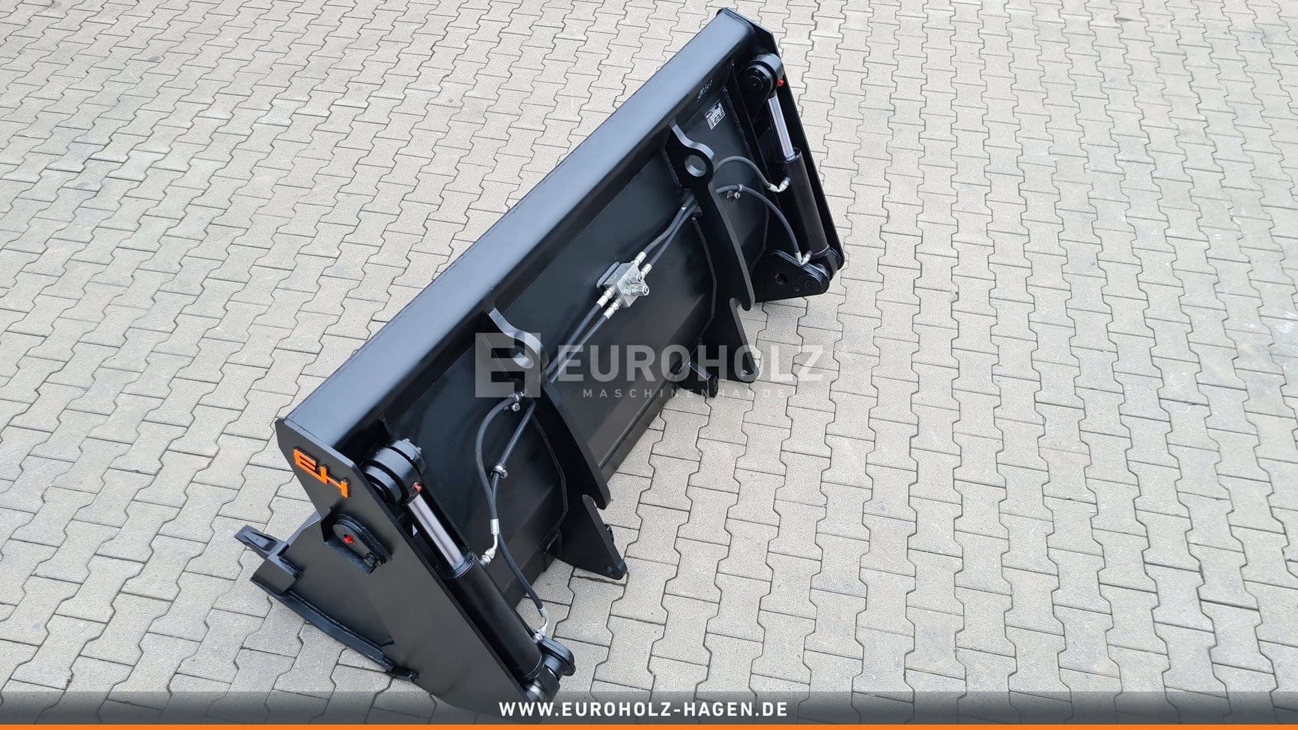 Hydraulic front shovel with an adapter suitable for CAT 908H / 2000 mm / 930 L