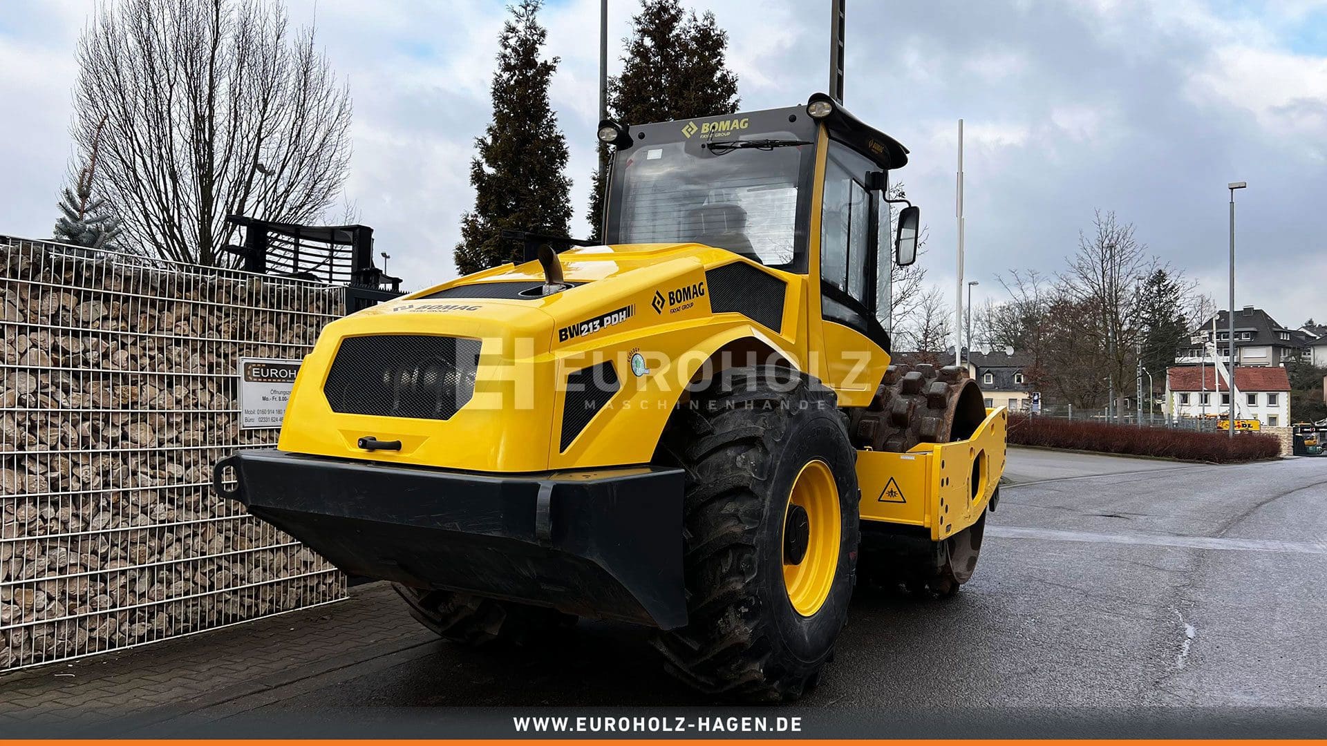 Walzenzug BOMAG BW 213 PDH 5 in Top Zustand 14.7 t