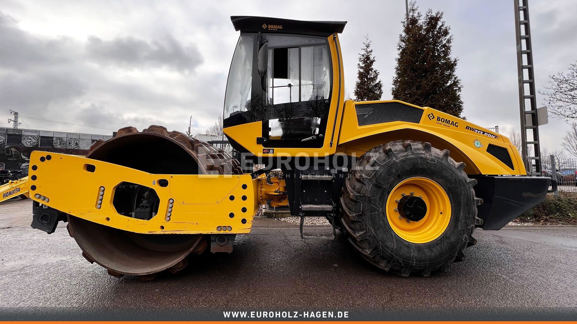 Walzenzug BOMAG BW 213 PDH 5 in Top Zustand 14.7 t