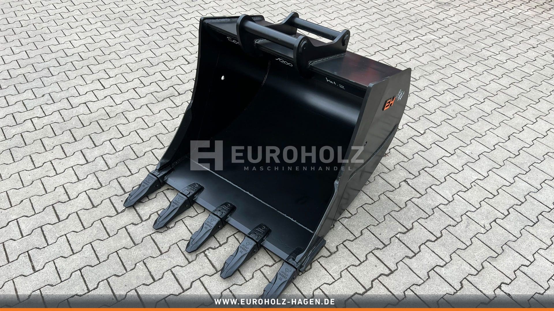Digging bucket suitable for Volvo S60 / 1200 mm / cat. 2G