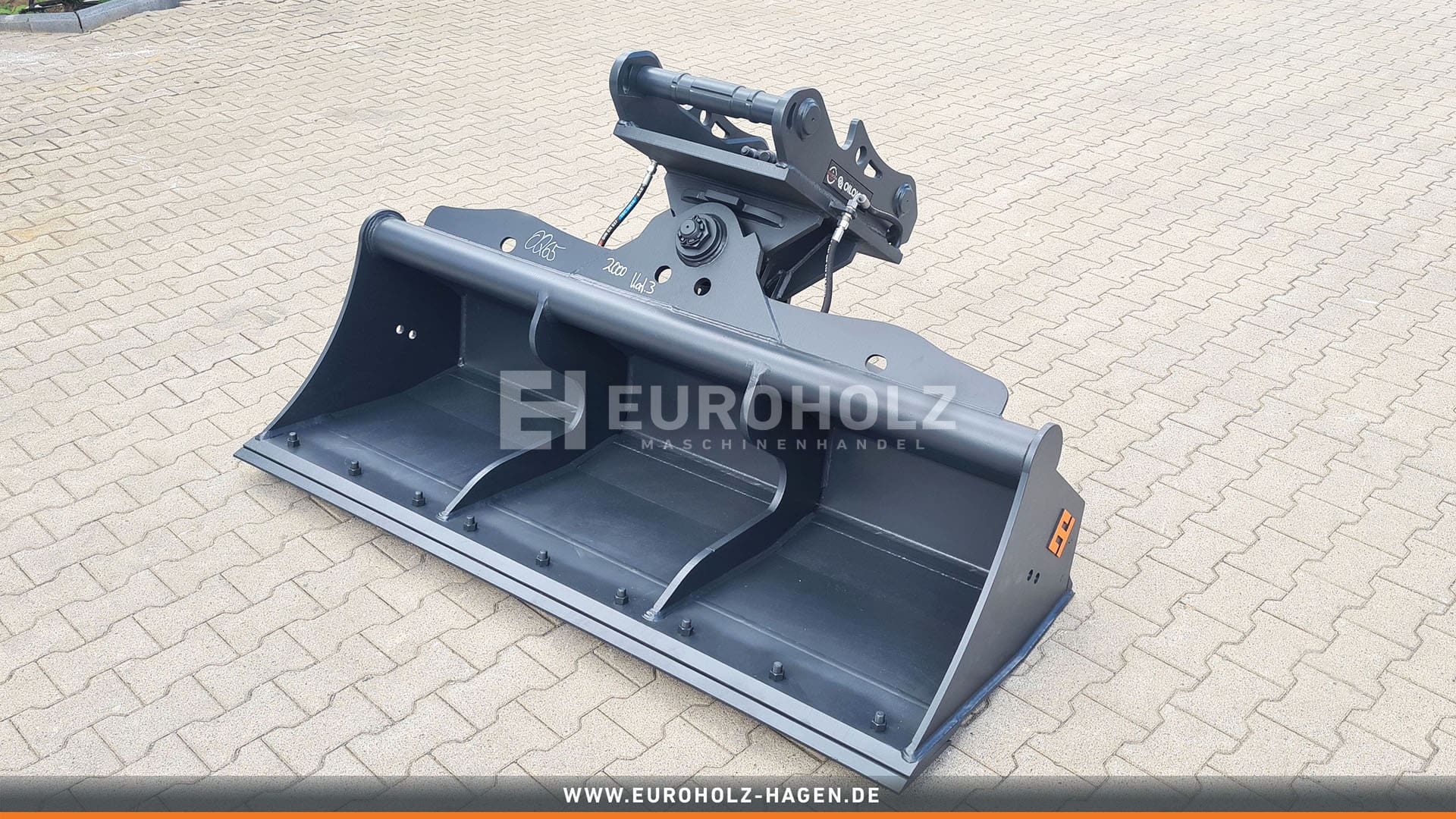 Hydraulic ditch cleaning bucket suitable for OilQuick OQ65 / 2000 mm / cat. 3G / with bolt-on cutting edge