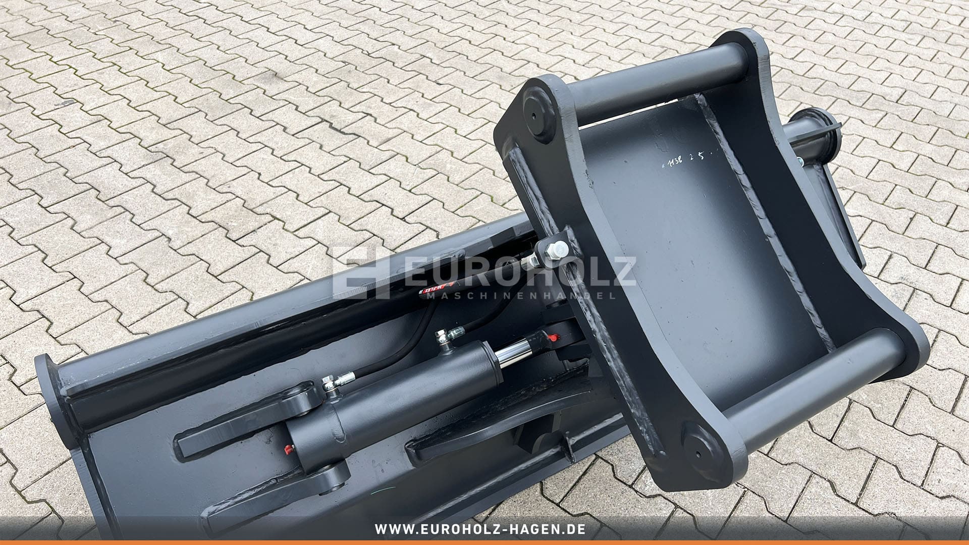 Hydraulic ditch cleaning bucket suitable for Volvo S60 / 1800 mm / cat. 3G / with bolt-on cutting edge